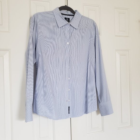 Tommy Hilfiger pleated button up blouse - chambray seersucker - Size L - Picture 4 of 16